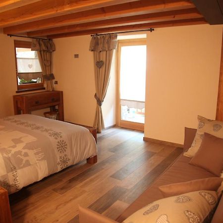 ブリュソン Mi Casa Tu Casa Bed & Breakfast エクステリア 写真