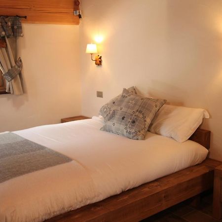 ブリュソン Mi Casa Tu Casa Bed & Breakfast エクステリア 写真